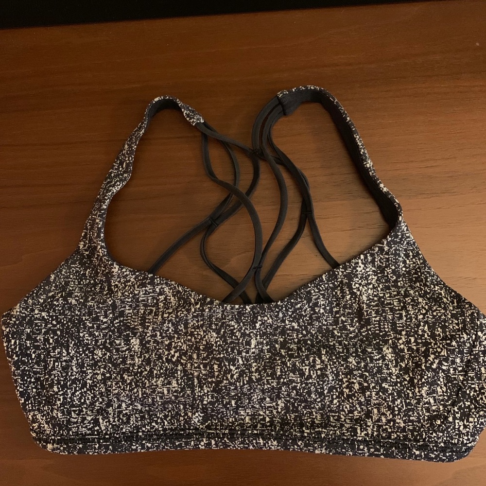 Lululemon bra size 6